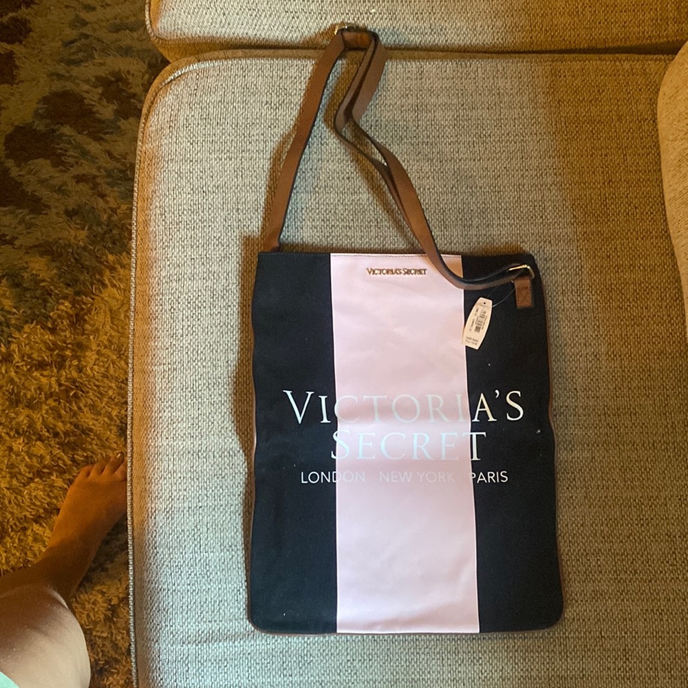 Victoria Secret tote. Never been used